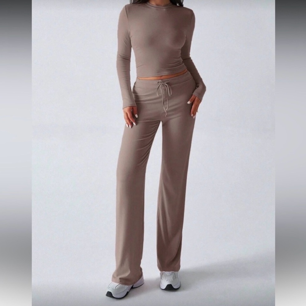 🥳 7/$10!! Tan Long Sleeve Top and Pants Set